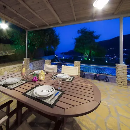 Villa Tireda Vilă *