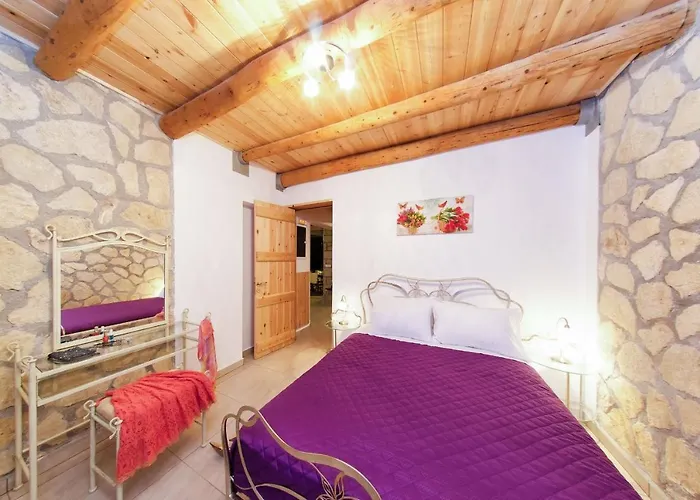Villa Tireda Villa Marathiás