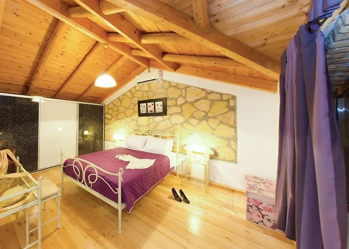 Villa Tireda * Marathiás
