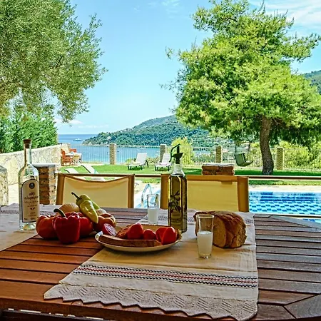 Βίλα Villa Tireda *