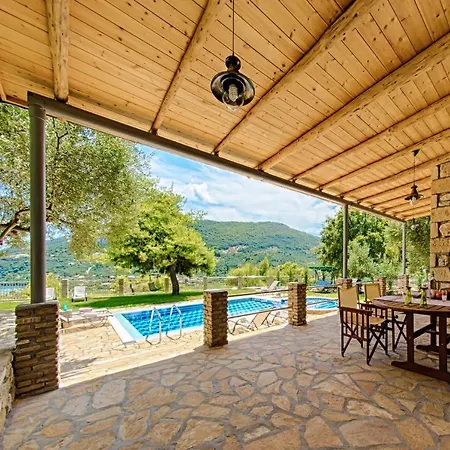 Villa Tireda * Marathiás