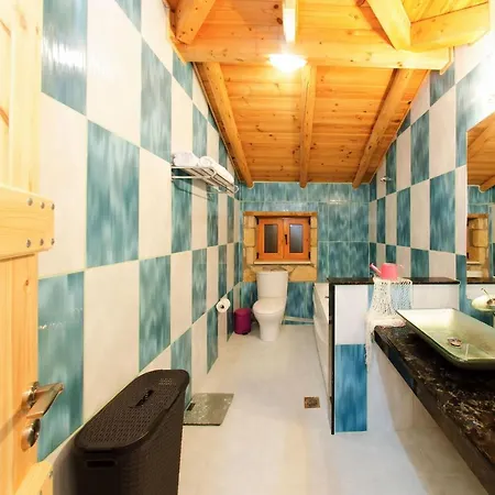 Villa Tireda Vilă *