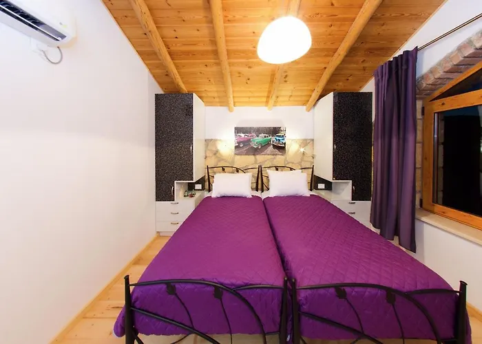 Βίλα Villa Tireda Μαραθιάς